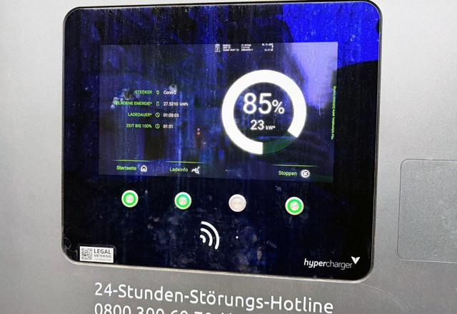 Renault 5: Schnelllader-Anzeige (Bild: Dirk Kunde)